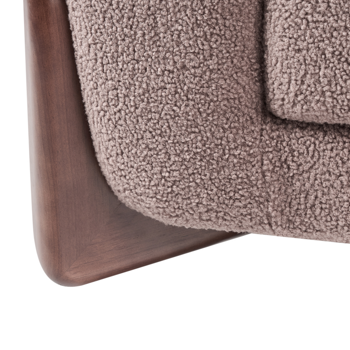 Divano a 3 posti Rivestimento in tessuto bouclè marrone Gambe in legno con braccioli Soggiorno Stile moderno