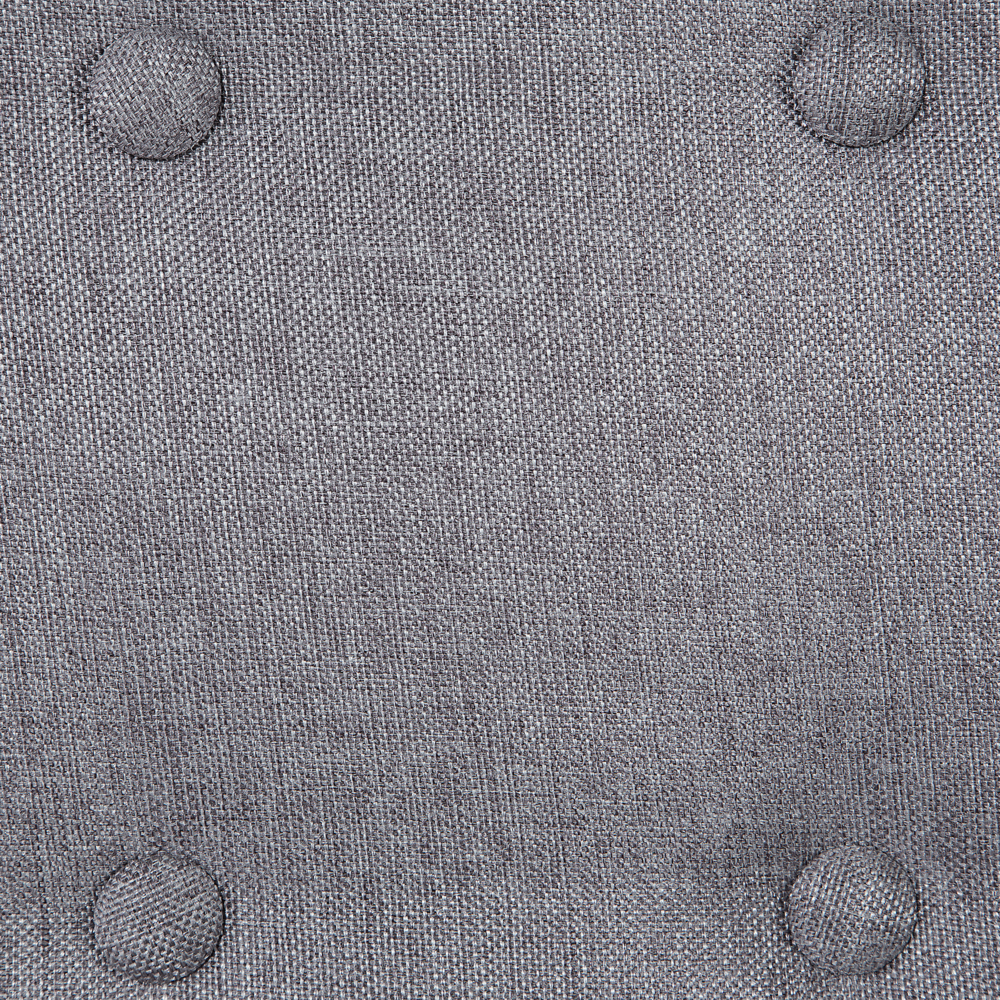 Divano ad angolo grigio chiaro imbottito con schienale capitonnè Chaise longue con gambe in legno chiaro Soggiorno minimalista scandinavo