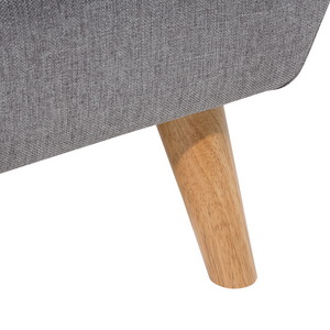 Divano ad angolo grigio chiaro imbottito con schienale capitonnè Chaise longue con gambe in legno chiaro Soggiorno minimalista scandinavo