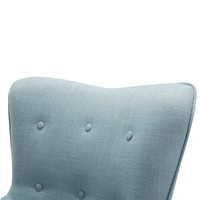 Sedia Wingback con ottomana in tessuto azzurro abbottonato in stile retrò