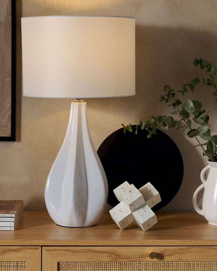 Lampada da Tavolo in Porcellana Beige Chiaro Paralume Tamburo 60H cm Glamour Soggiorno