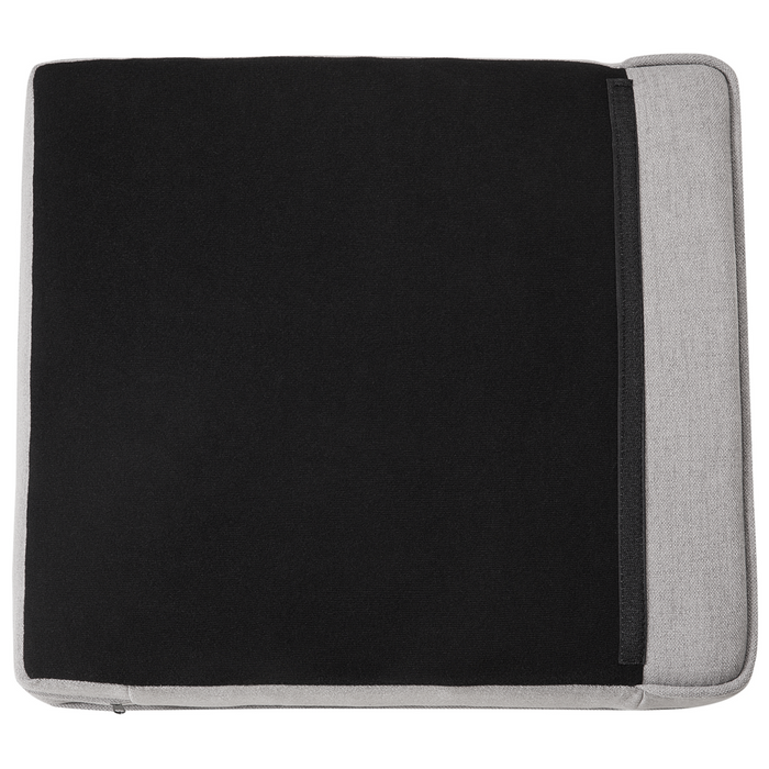 Divano a 3 posti con braccioli trapuntati in tessuto grigio chiaro tradizionale