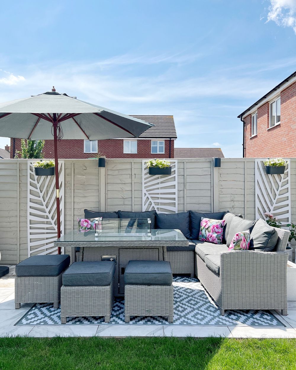 Ombrellone da Giardino Tessuto Grigio ø 270 x 254H cm Palo Betulla Pieghevole Esterno Moderno