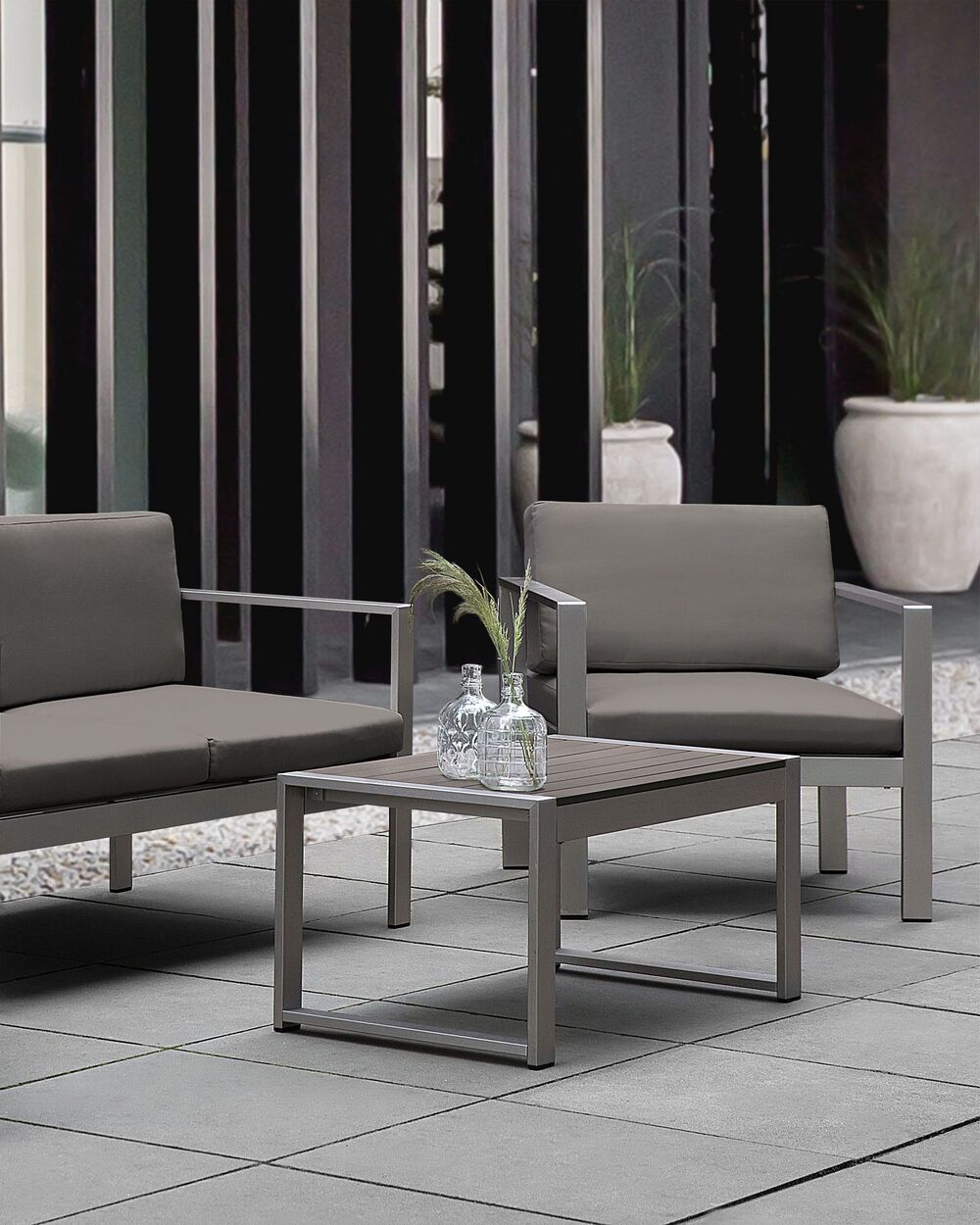 Poltrona da Giardino Struttura in Alluminio Anodizzato Grigio Scuro per Esterno con Cuscini