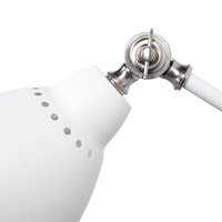 Lampada da parete bianca con braccio oscillante lungo in metallo argentato Lampada da lettura dal design moderno