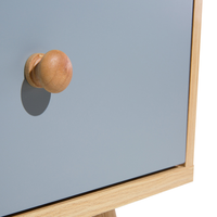 Comodino in legno chiaro con 1 cassetto grigio in legno prodotto dal design scandinavo