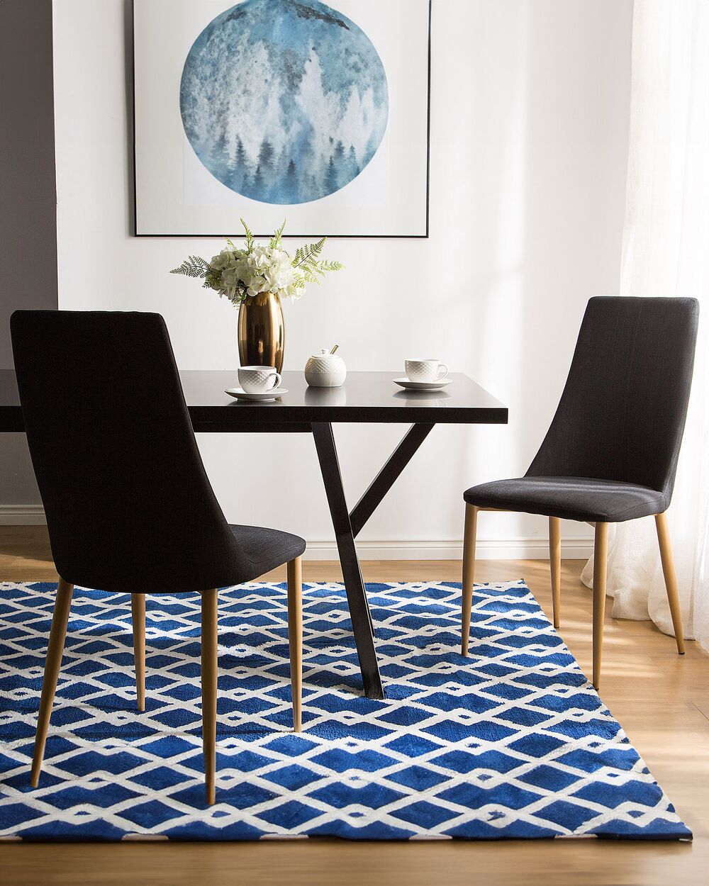 Set di 2 sedie da pranzo con sedile imbottito in tessuto nero e legno chiaro con schienale alto