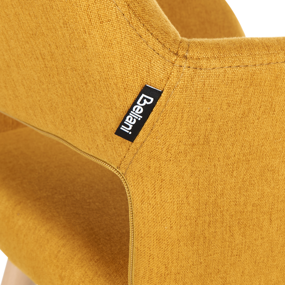 Set di 2 sedie da pranzo rivestimento in tessuto giallo gambe in legno chiaro stile moderno eclettico