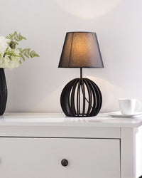 Lampada da Tavolo Nera Rotonda Base in Legno Paralume in Tessuto Nero Moderna