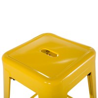 Set di 2 sgabelli da bar in Acciaio giallo 60 cm impilabili altezza bancone industriale