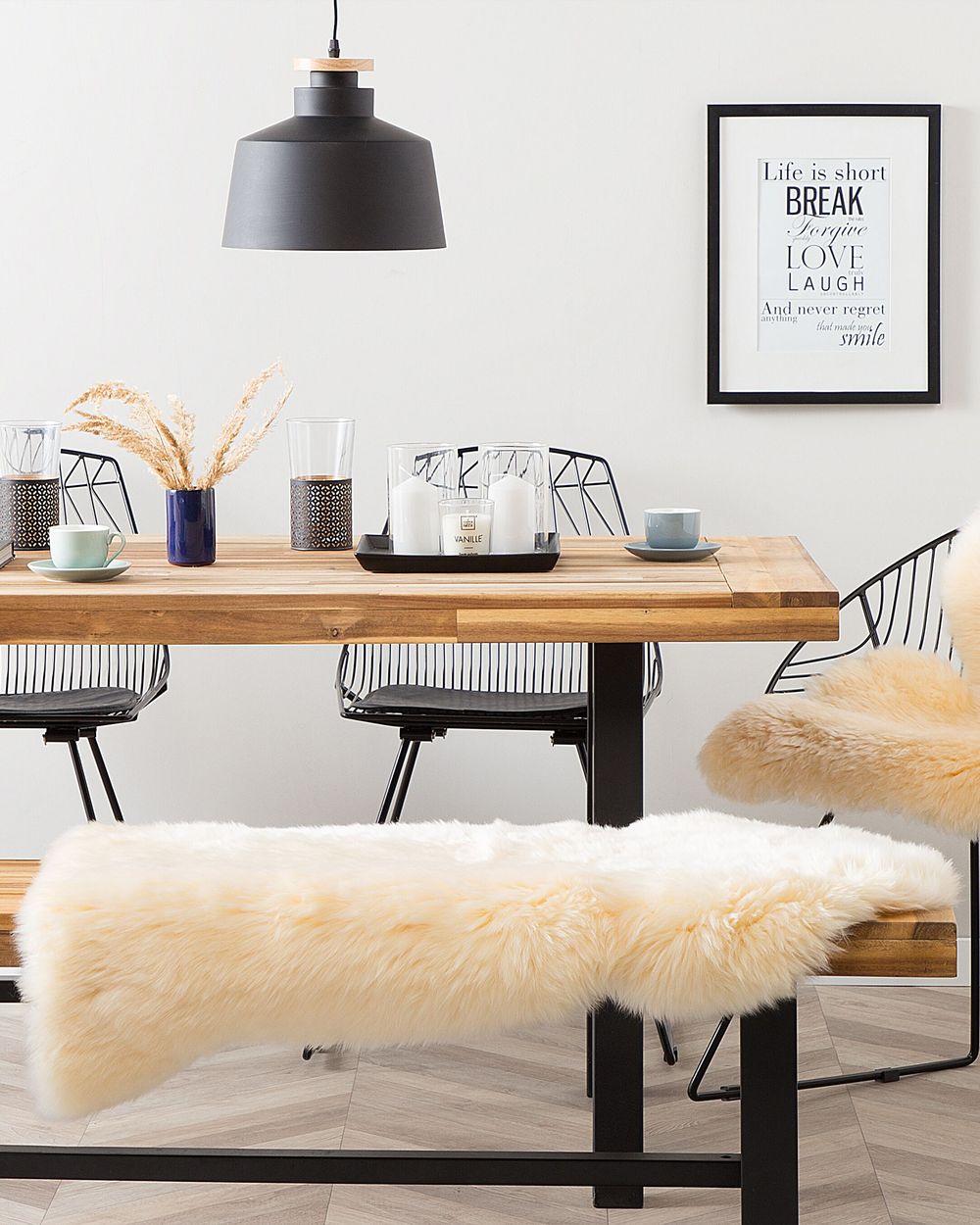 Tappeto in pelle di pecora beige 65 x 110 cm a pelo lungo naturale in stile rustico