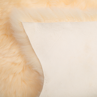 Tappeto in pelle di pecora beige 65 x 110 cm a pelo lungo naturale in stile rustico