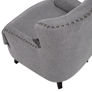 Poltrona Wingback Pulsante grigio chiaro Schienale capitonné Gambe nere Rifiniture a testa chiodata Elegante soggiorno in stile Chesterfield