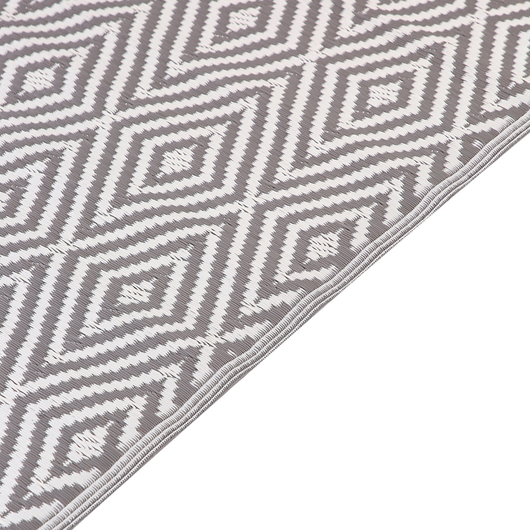 Tappeto da esterno per interni grigio chiaro PP 120 x 180 cm motivo geometrico