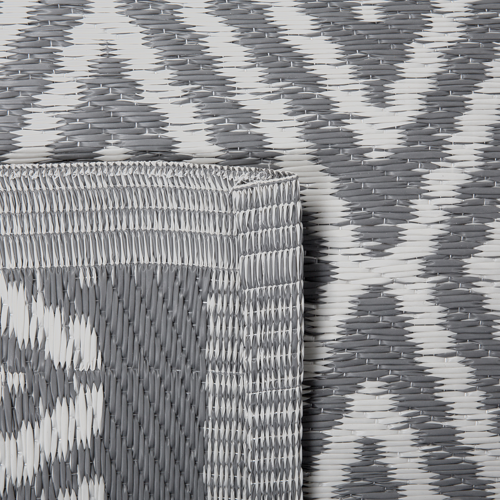 Tappeto per Interni e Esterni Motivo a Rombi Grigio Chiaro 90 x 150 cm motivo geometrico