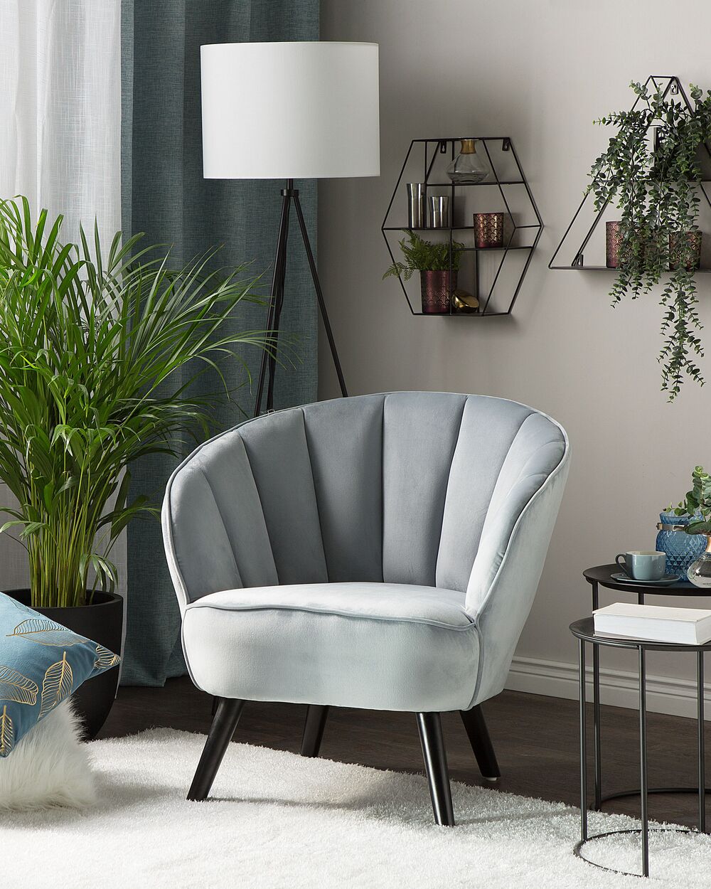 Poltrona con rivestimento in tessuto di velluto grigio chiaro Sedia con schienale Glam Shell