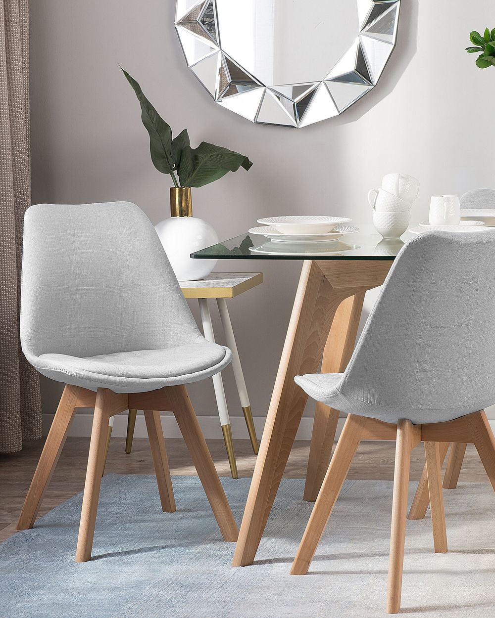 Set di 2 sedie da pranzo con gambe in legno eleganti in ecopelle grigio chiaro