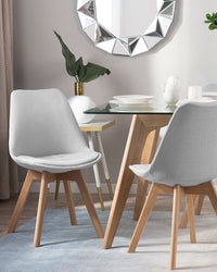 Set di 2 sedie da pranzo con gambe in legno eleganti in ecopelle grigio chiaro