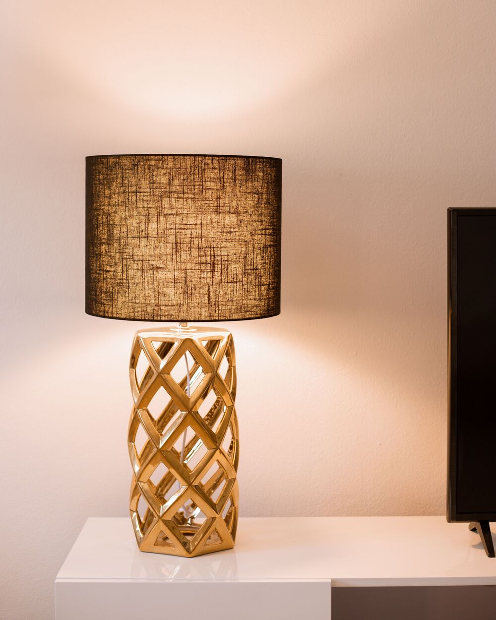 Lampada da Tavolo Base Dorata con Paralume Tamburo di colore ero abat jour  design moderno