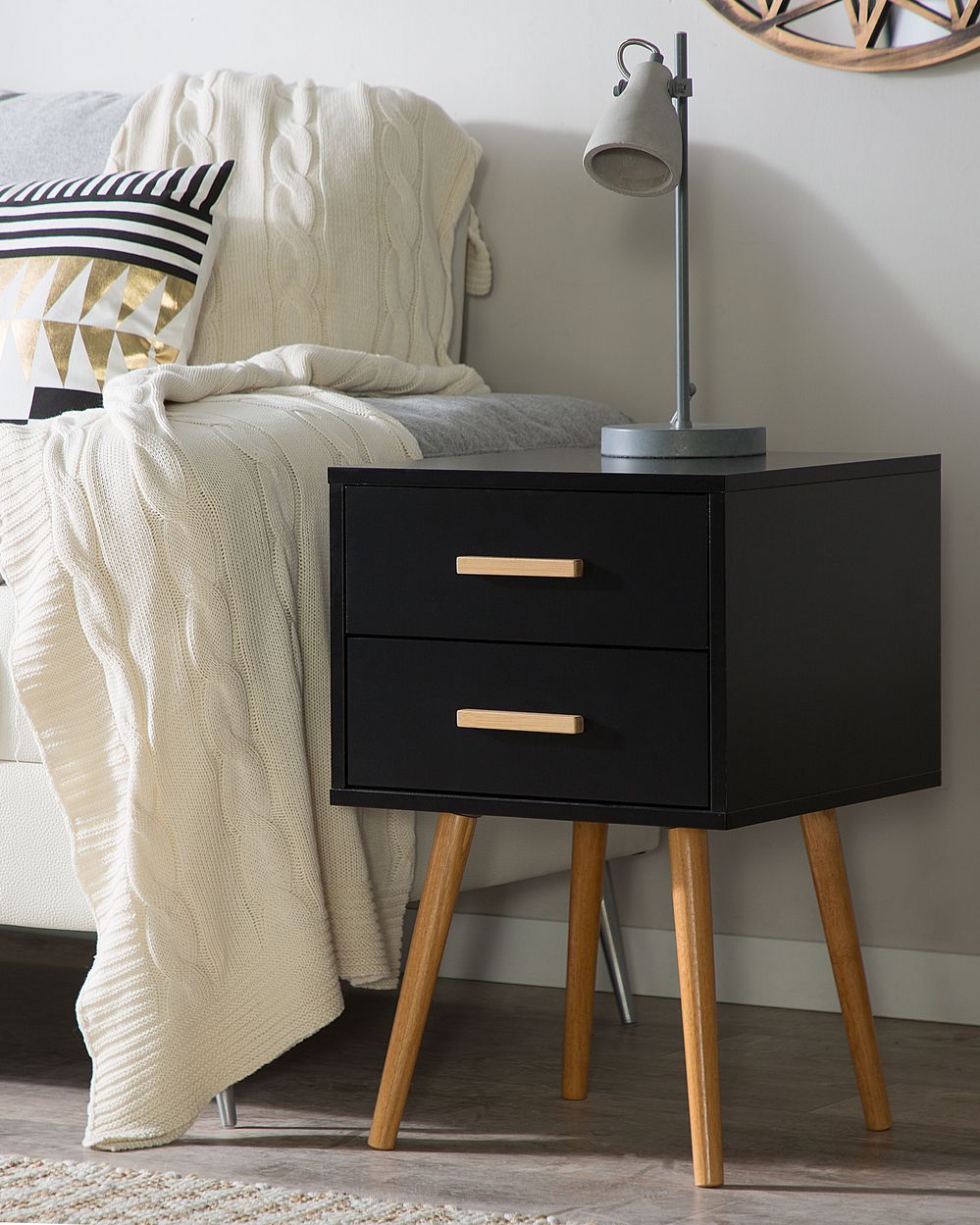 Comodino colore Nero e Legno Chiaro 61 x 40 x 40 cm con 2 Cassetti stile Scandinavo camera da letto