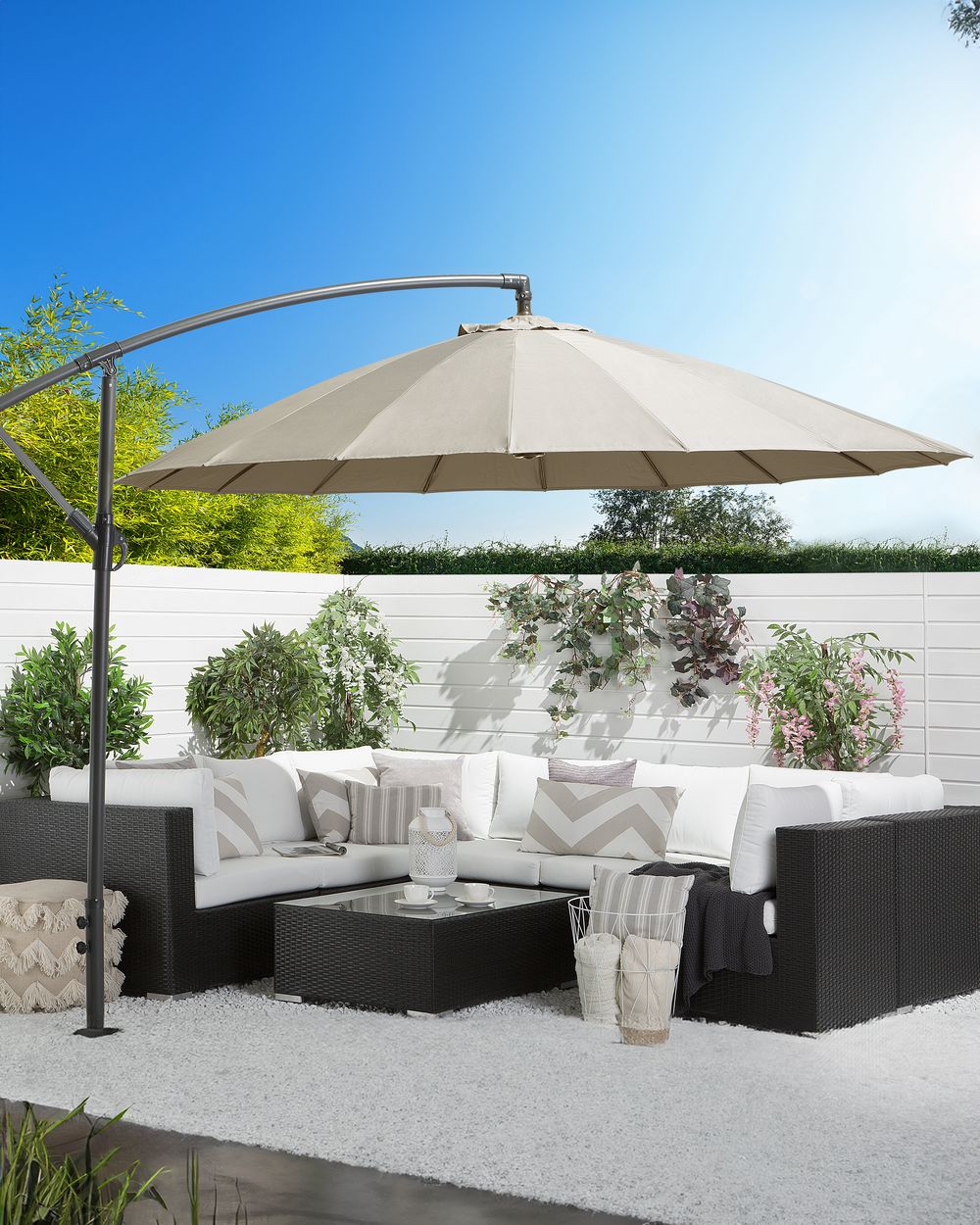 Ombrellone da giardino a sbalzo Struttura in alluminio beige Sabbia Tettoia in poliestere 235 x 268 x 268 cm Mobili da esterno