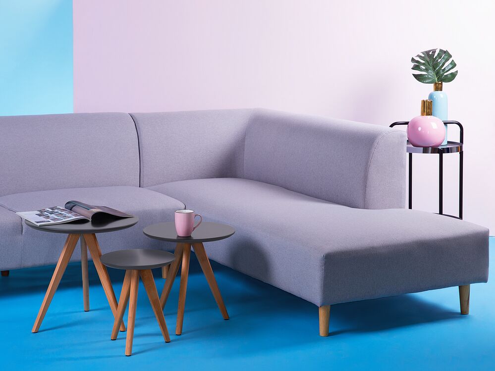 Nido di 3 tavoli con base per treppiede in legno chiaro con piano grigio in stile scandinavo