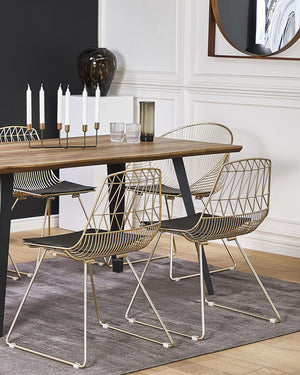 Set di 2 sedie da pranzo Struttura in metallo dorato Seduta in ecopelle nera Schienale geometrico Design moderno e glamour