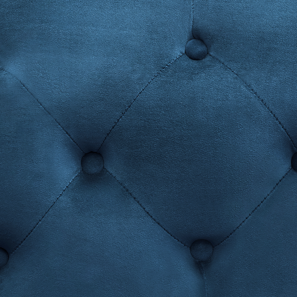Divano Velluto Blu 2 Posti Testa Chiodo Bottone Cuscini Trapuntati Braccia Arrotolate Glam