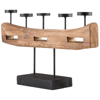 Portacandele in legno di pino ed elementi in metallo moderno