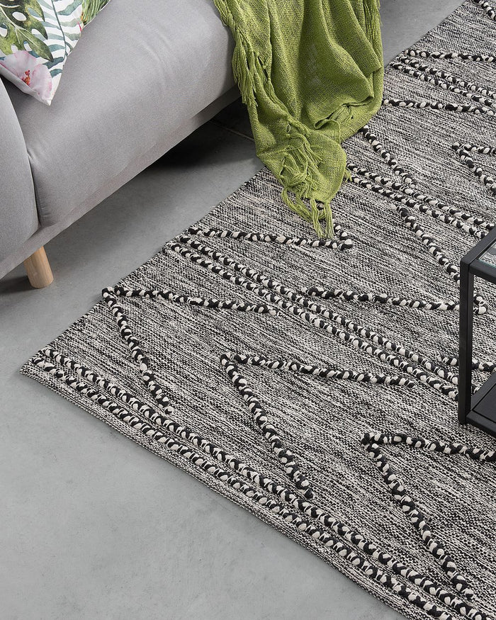 Tappeto Nero con Motivo Geometrico Tuftato Bianco 140 x 200 cm