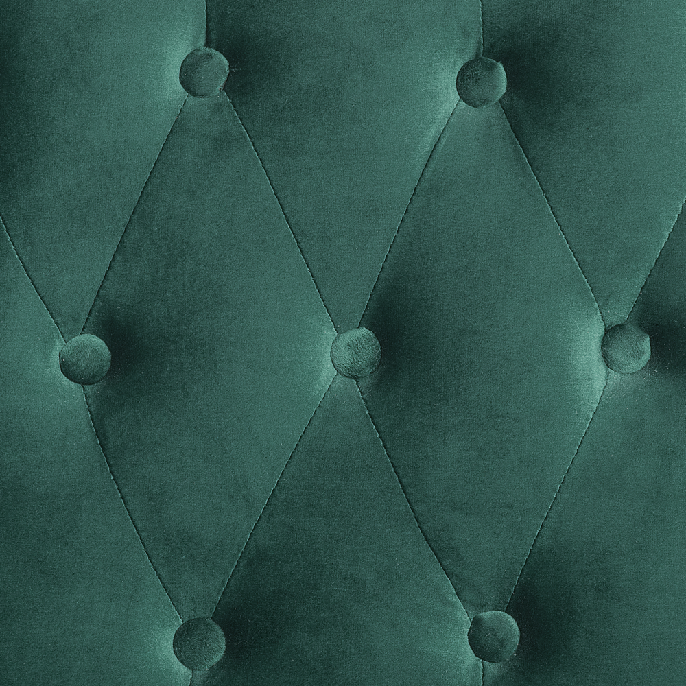 Sedia Wingback con rivestimento in velluto verde e gambe nere in stile scandinavo