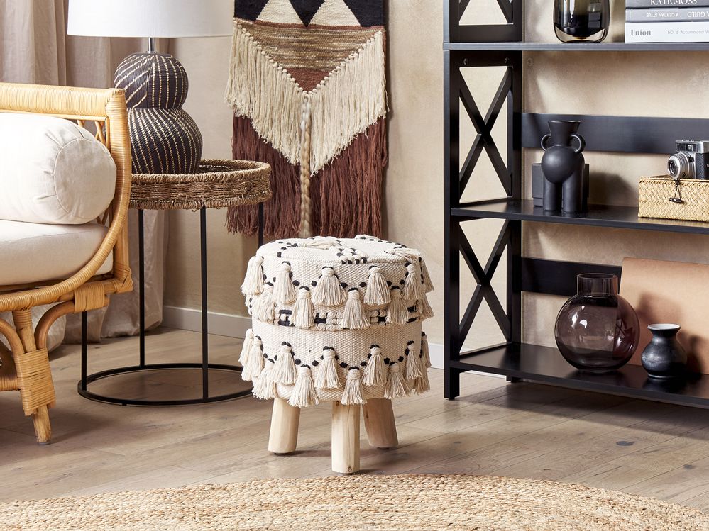 Poggiapiedi beige con cotone decorativo Nero lavorato a maglia gambe in legno nappe decorative Boho Design