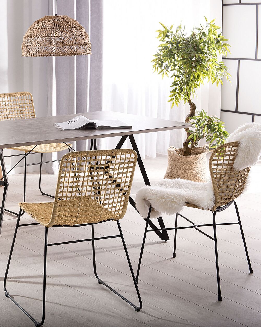 Set di 2 sedie da pranzo Sand Beige Rattan Vimini Struttura in metallo Nero Rustico per interni Boho Design