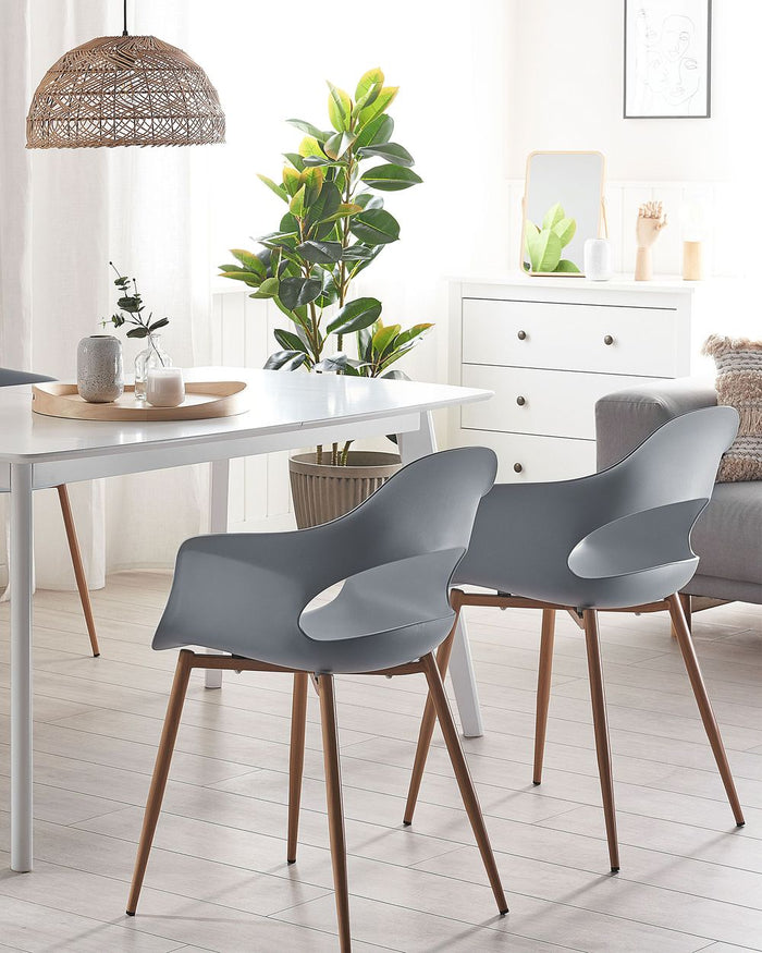 Set di 2 sedie da pranzo in materiale sintetico grigio gambe eleganti decorative