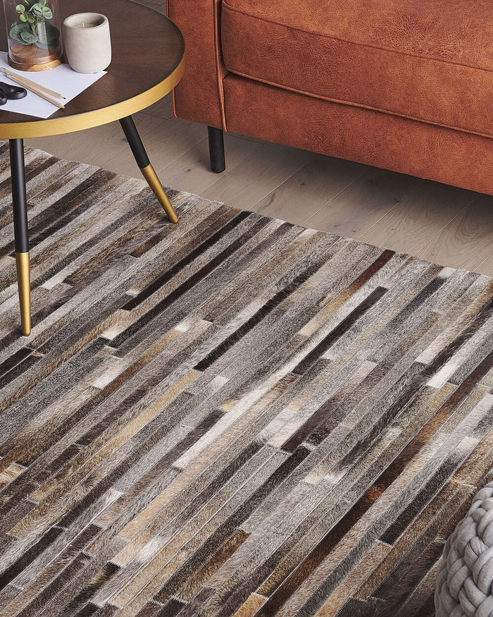 Tappeto tappetino Pelle Bovina Marrone e Grigio 140 x 200 cm Motivo A Righe Patchwork