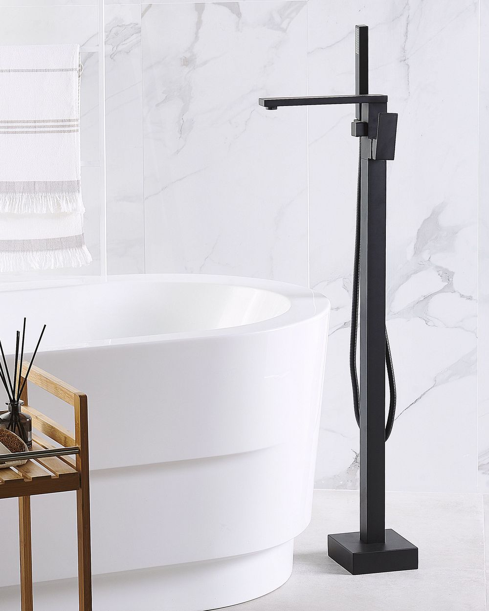 Miscelatore vasca da bagno freestanding Kit doccia rubinetto Nero montato a pavimento