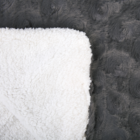 Copriletto Grigio Tessuto Morbido 200 x 220 cm Fodera in Pile Sherpa