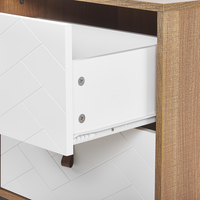 Comodino in legno chiaro con gambe in metallo bianco Mobiletto piccolo 69 x 49 cm Comodino moderno Mobili per camera da letto tradizionali