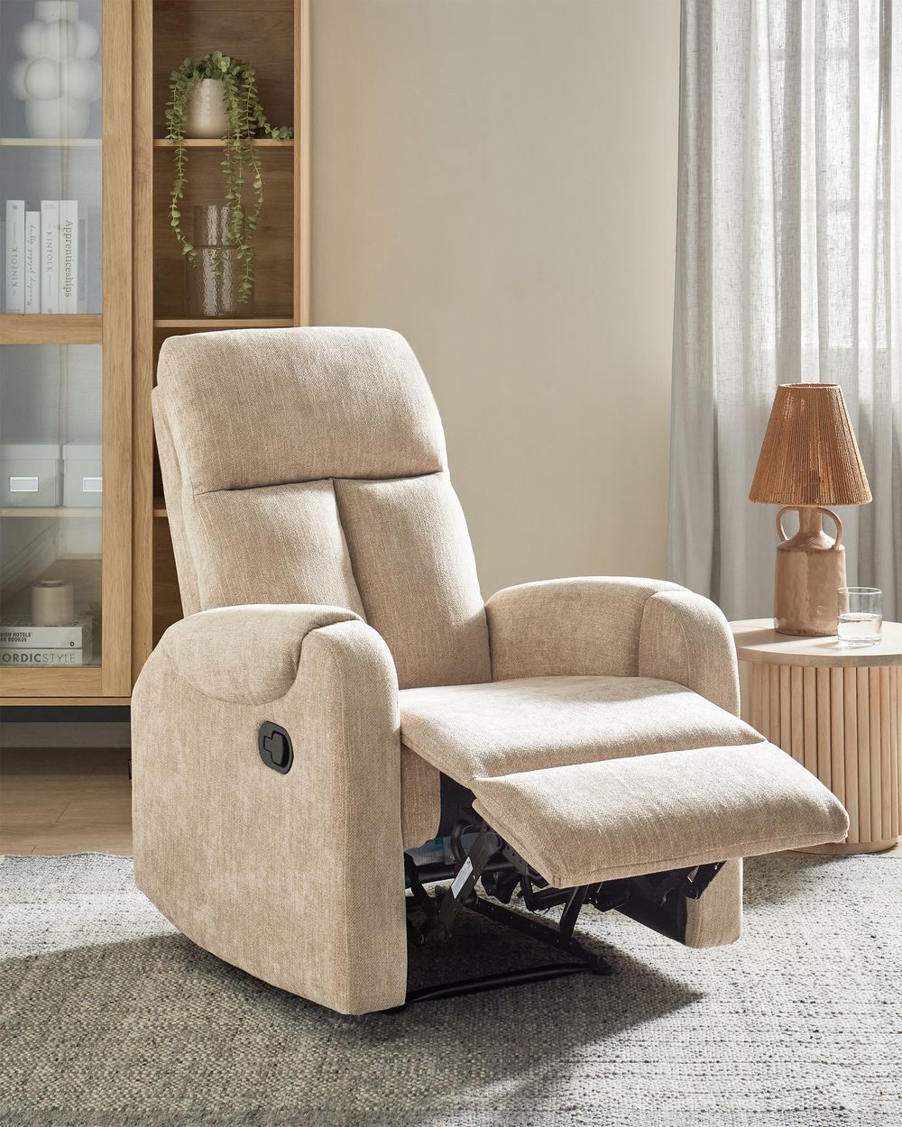 Sedia Reclinabile Tessuto Beige Rivestimento Tessuto Poliestere Bianco Porta USB Poltrona Soggiorno Design Moderno