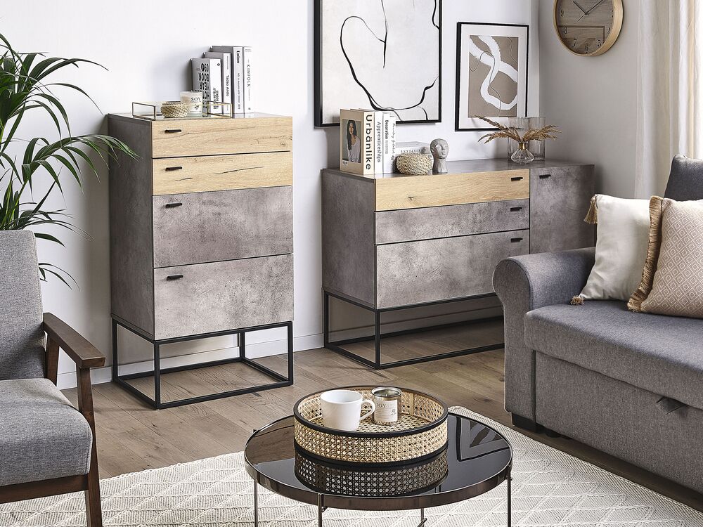 Cassettiera Effetto Cemento Legno Chiaro 4 Ripiani Base in Metallo Nero Industriale