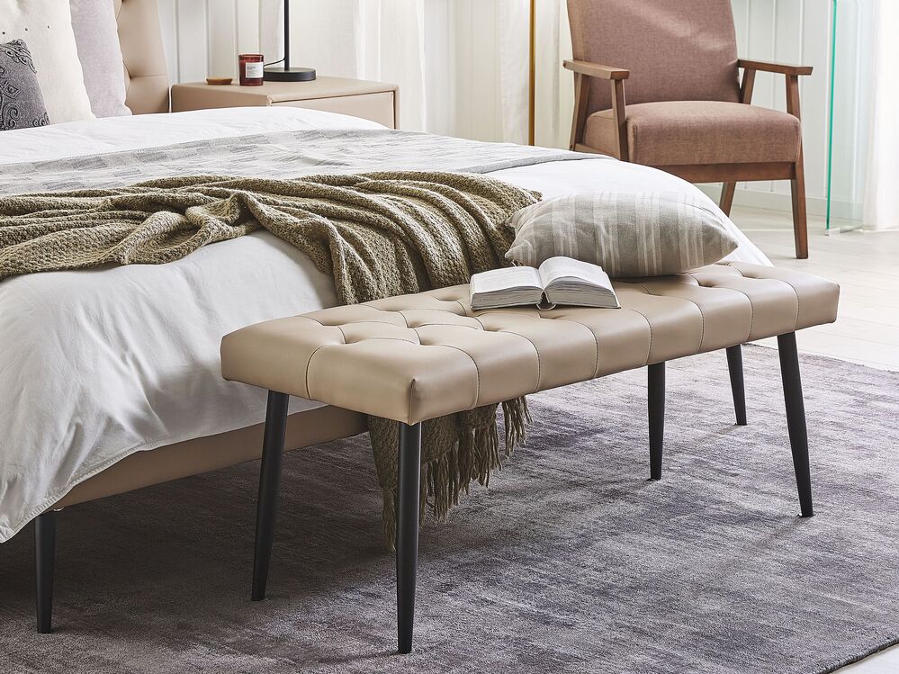 Panca per camera da letto Gambe in metallo con rivestimento abbottonato in ecopelle beige