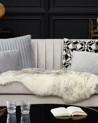 Morbido Tappeto in Vera Pelle di Pecora Bianco e Grigio stile moderno