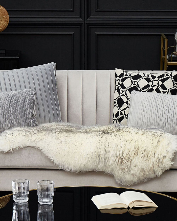 Morbido Tappeto in Vera Pelle di Pecora Bianco e Grigio stile moderno