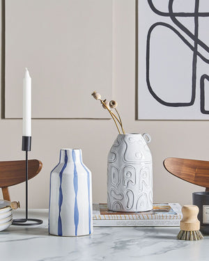 Vaso per fiori decorativo in gres porcellanato effetto craquelé bianco con strisce blu