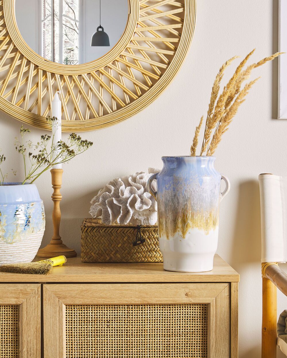 Vaso decorativo per fiori in gres porcellanato con manici blu design moderno