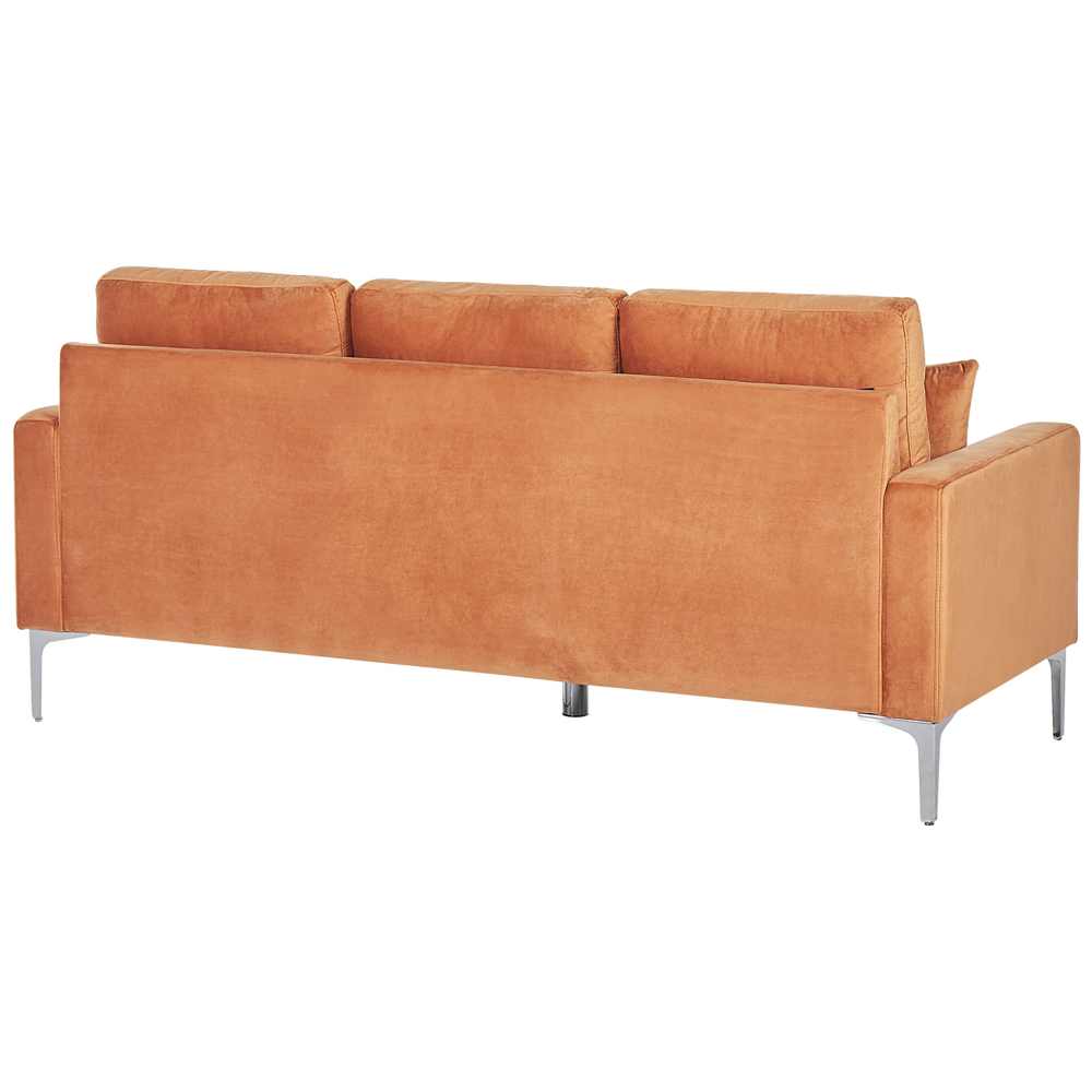 Divano in velluto arancione a 3 posti con sedile imbottito e gambe in metallo con schienale e cuscini