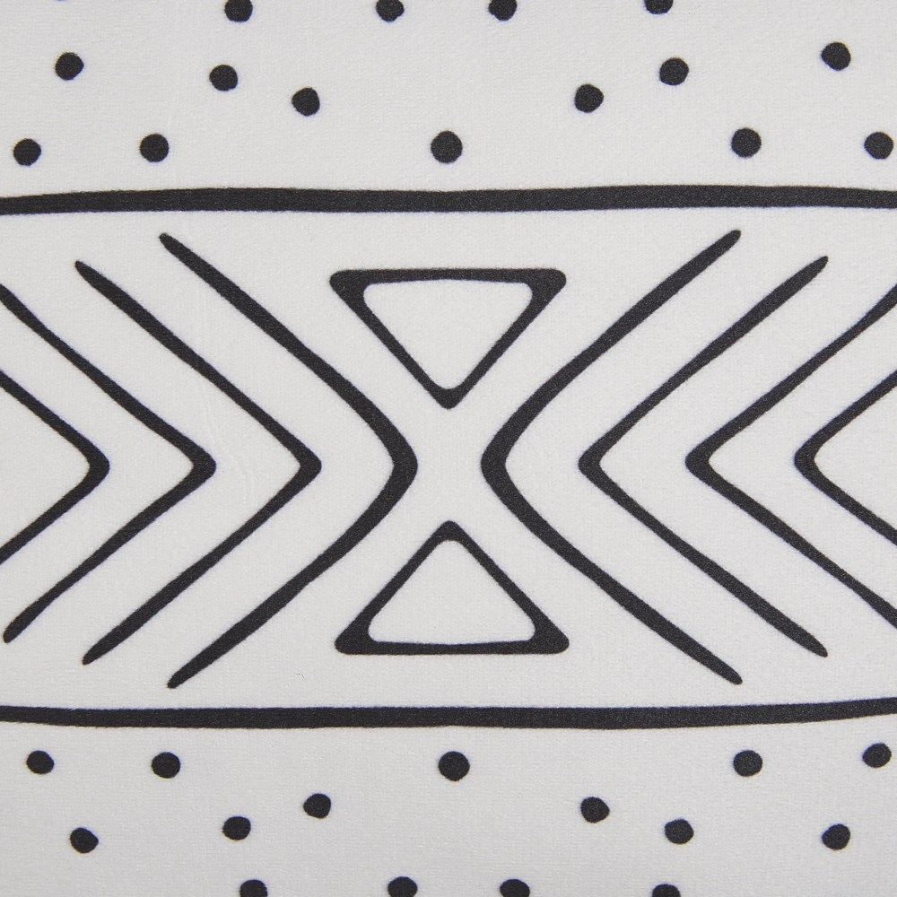 Set di 2 cuscini motivo geometrico nappe 45 x 45cm bianco e nero