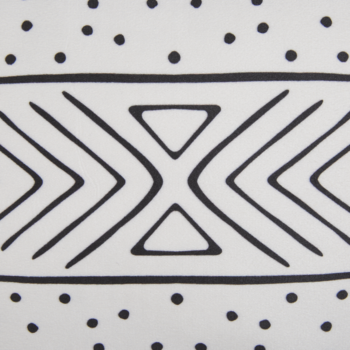 Set di 2 cuscini motivo geometrico nappe 45 x 45cm bianco e nero