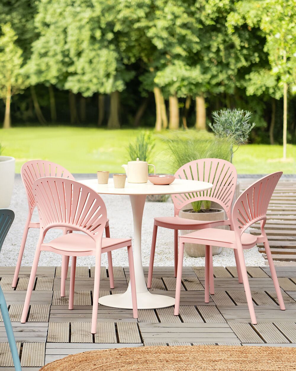 Set di 4 sedie da pranzo in plastica rosa per interni ed esterni da giardino impilabili in stile minimalista