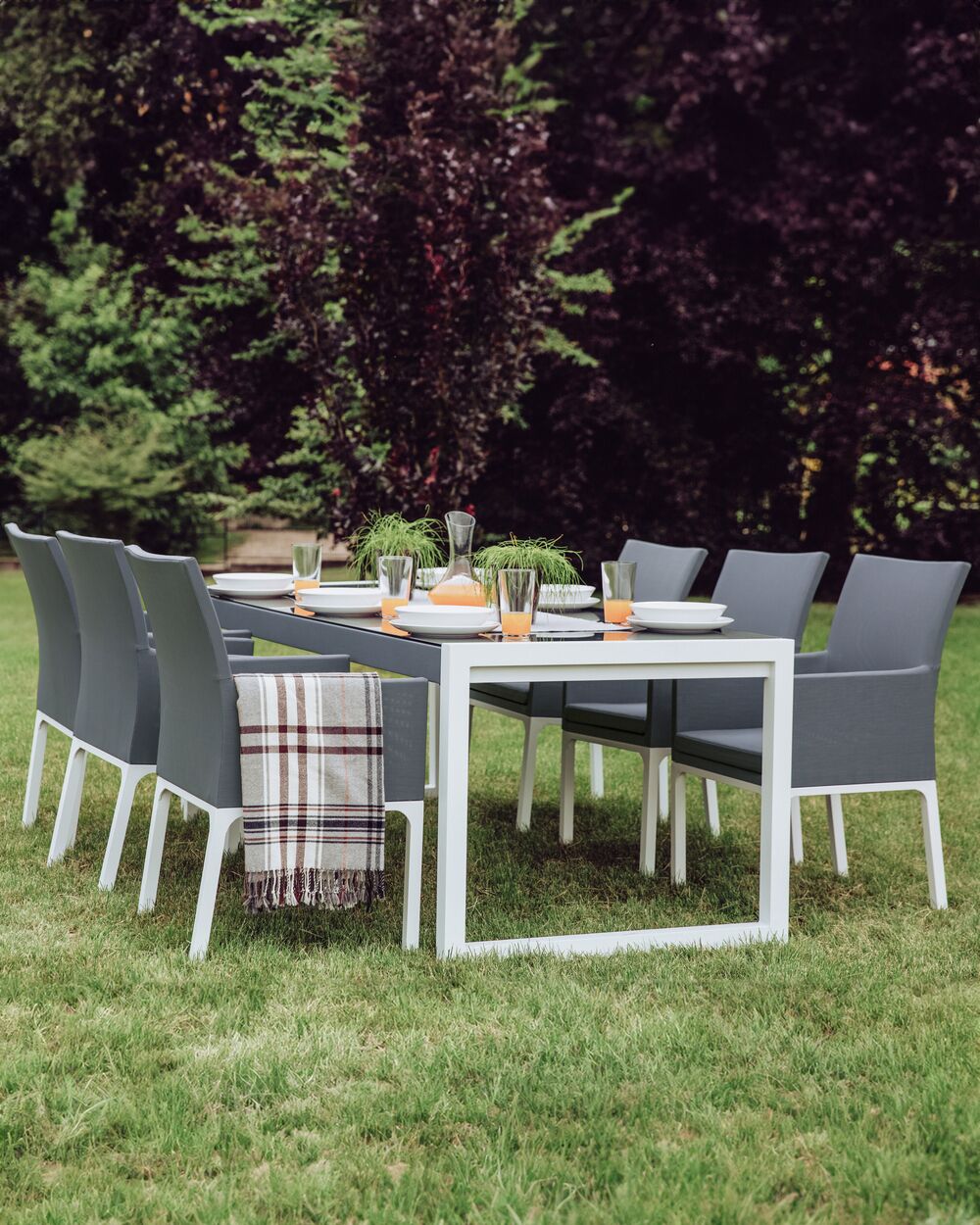 Set di 8 sedie da giardino grigio con base in alluminio bianco cuscini ad asciugatura rapida
